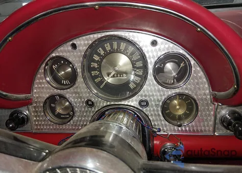 1957 Ford Thunderbird z USA, uszkodzony, nr VIN C7FH261747